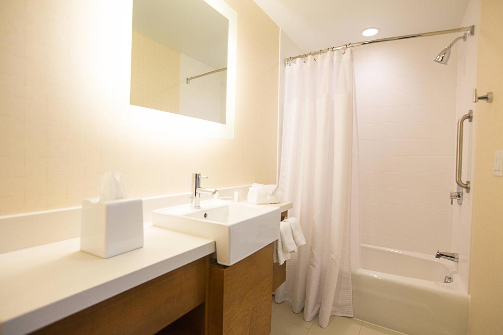 Springhill Suites By Marriott Bloomington Esterno foto