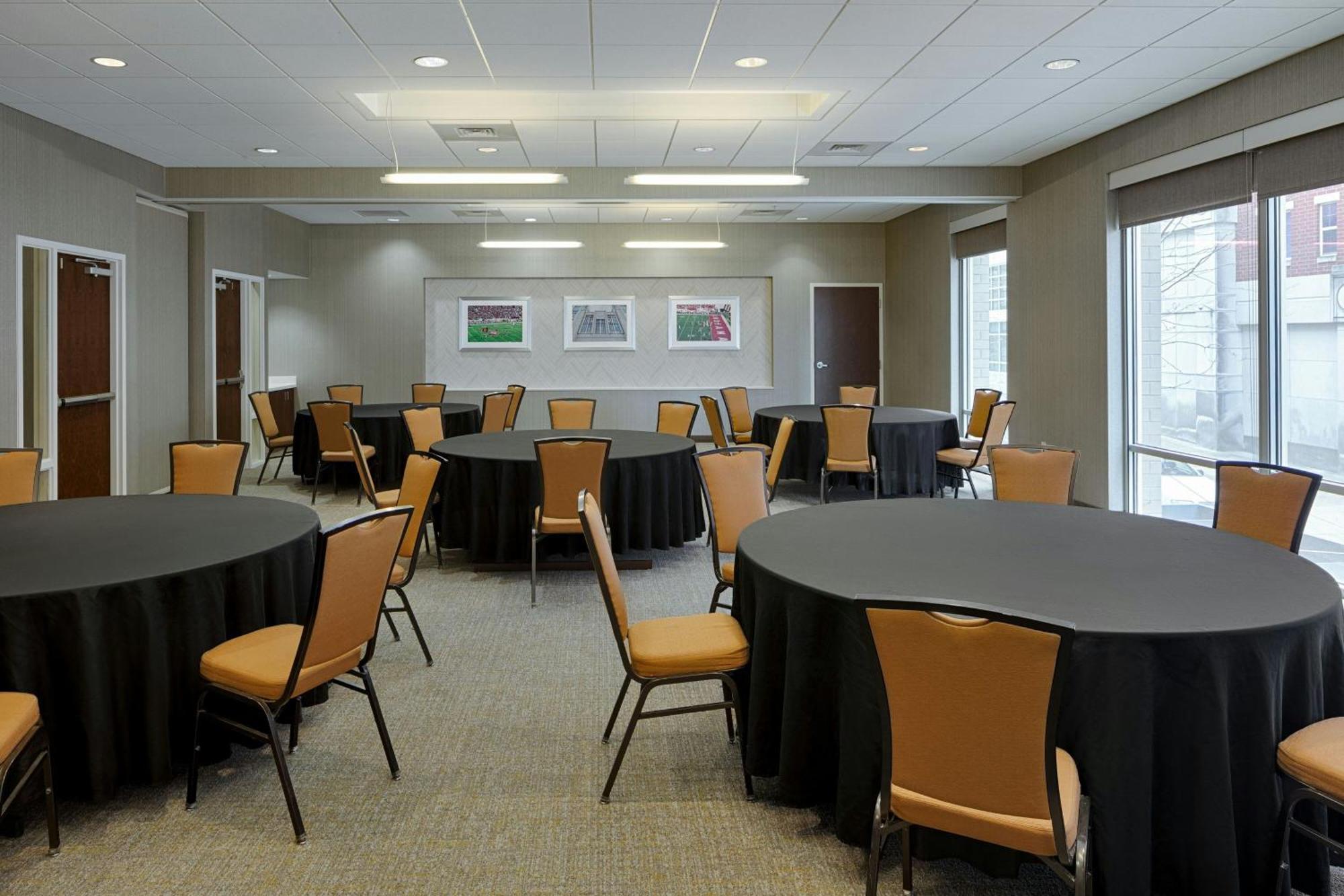 Springhill Suites By Marriott Bloomington Esterno foto